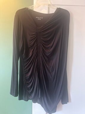 Ava & Viv Black Ruched Asymmetric V-Neck Long Sleeve Top